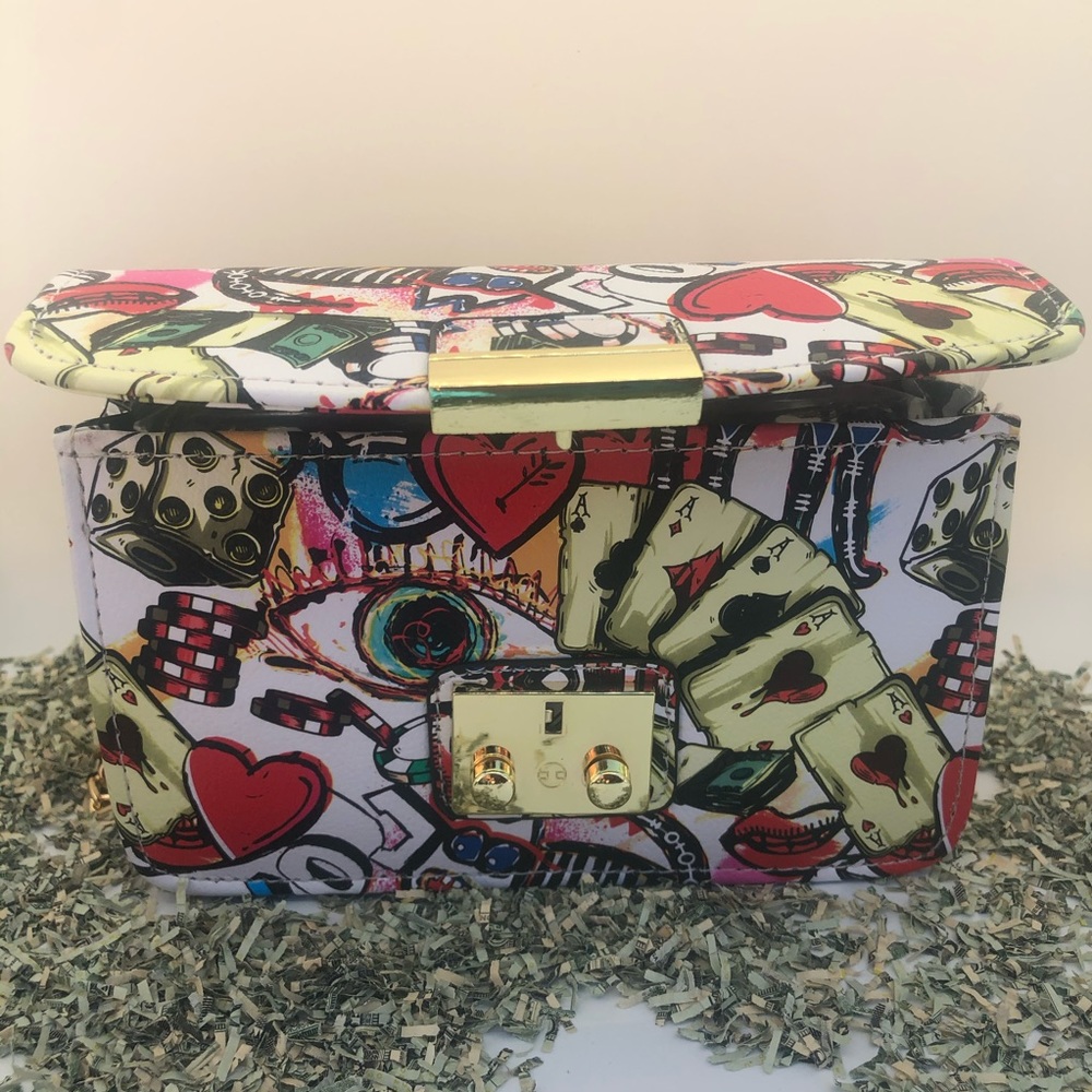 Gorgeous graphic purse